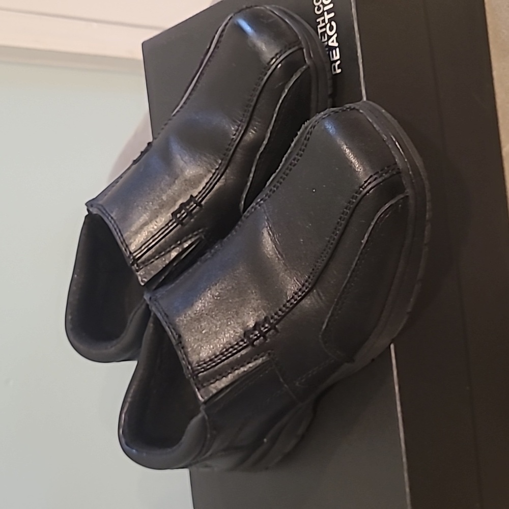 Boys sz 13 Kenneth Cole Reaction dress shoes EUC